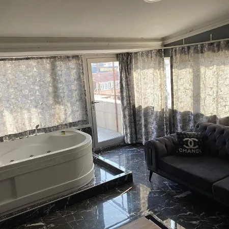 Black Lion Aparthotel